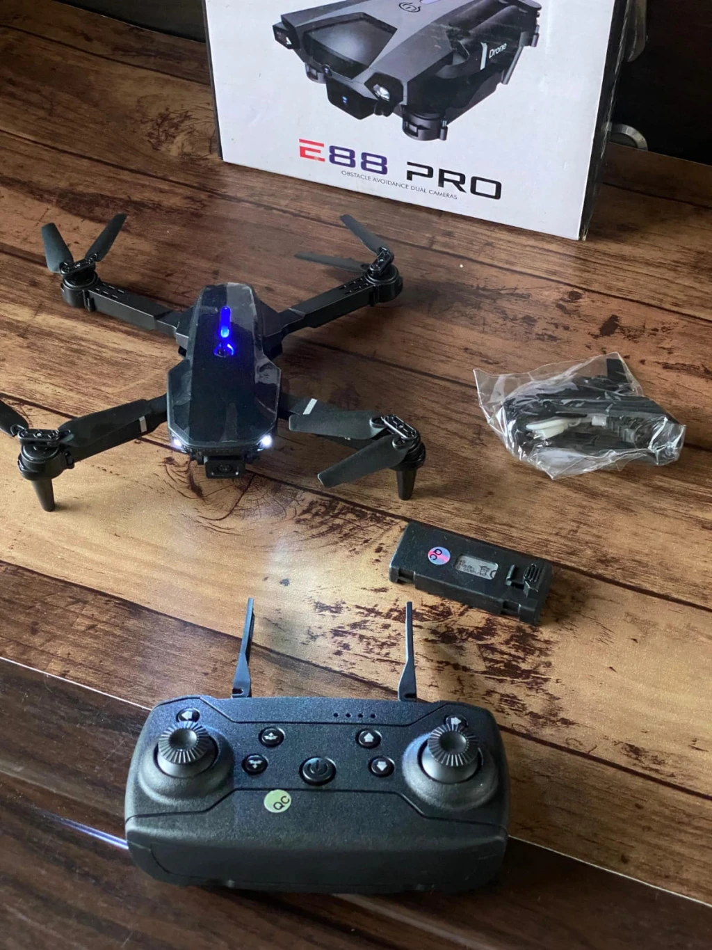 Dron E88 Pro DUAL CAMERA Dual BATTERY